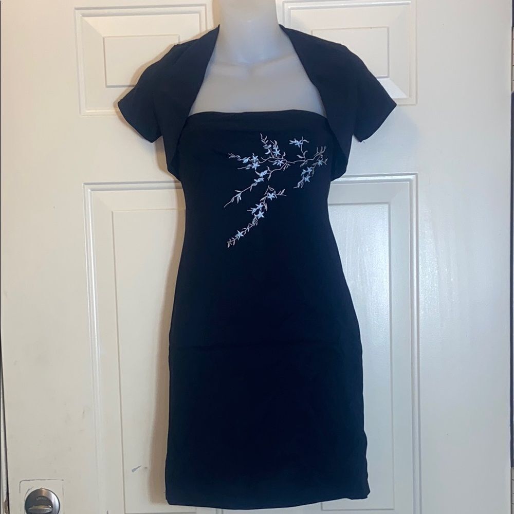 Genevieve 2 Pc Elegant Black Dress with Floral Embroidery Size Approximately 5-6